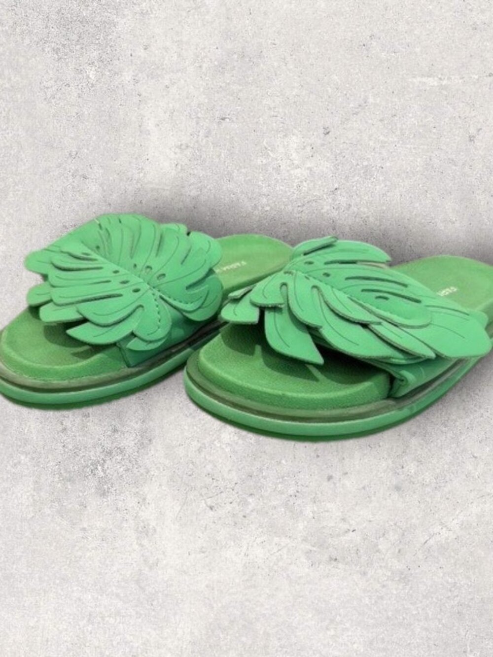Farm Rio Monstera Leaf Slides
